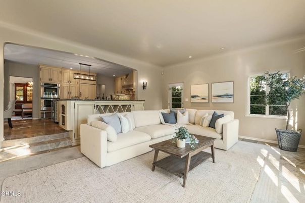 Interior, Kitchen, Living room, Pendant Lights, Recessed Lighting, Stainless Steel Appliances
