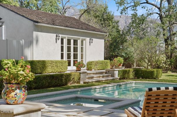 Exterior, Pool
