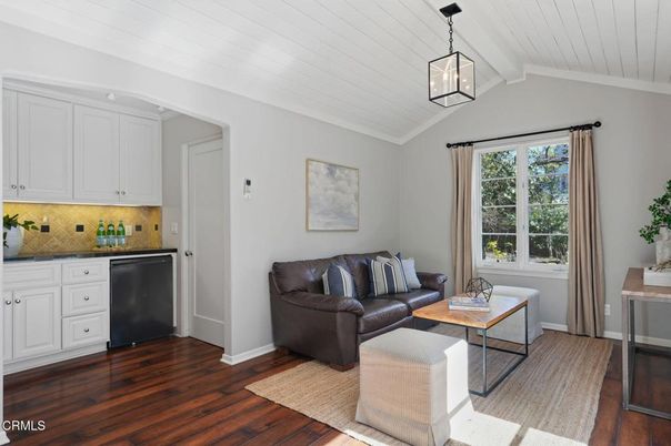 Interior, Kitchen, Living room, Pendant Lights, Wood Texture Flooring