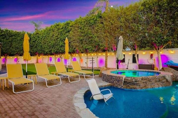 Exterior, Pool