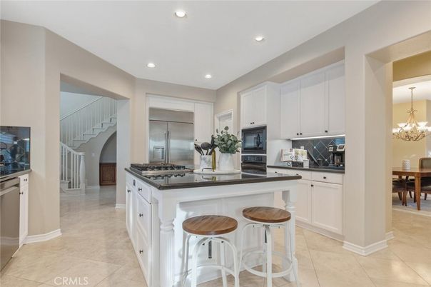 Chandelier, Dining room, Interior, Kitchen, Recessed Lighting, Stainless Steel Appliances