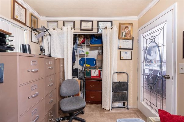 Home Office, Interior