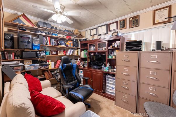 Home Office, Interior