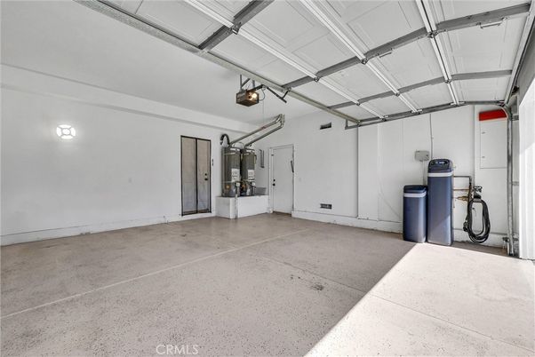 Garage, Interior