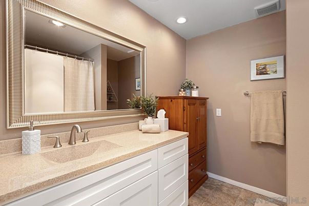 Bathroom, Interior, Recessed Lighting