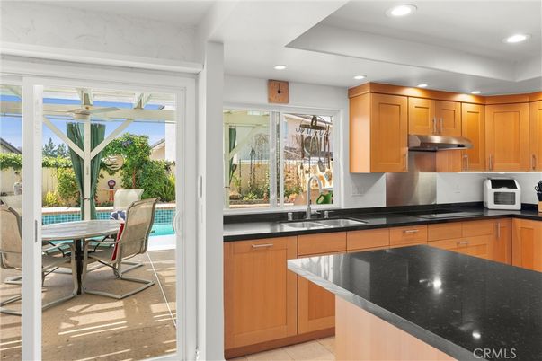 Dining room, Interior, Kitchen, Recessed Lighting, Stainless Steel Appliances