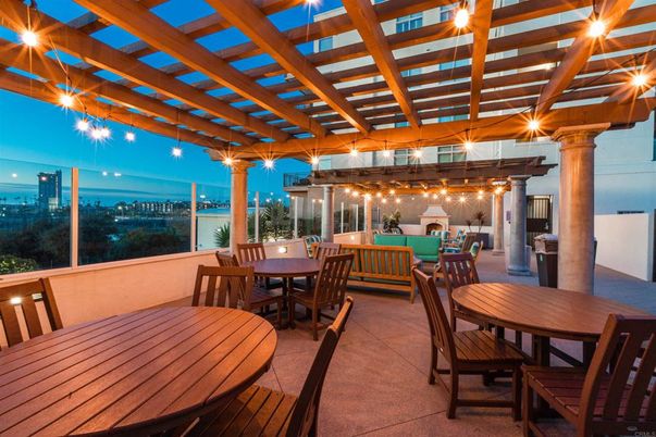 Dining room, Exterior
