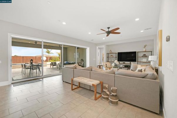 Dining room, Interior, Living room, Recessed Lighting
