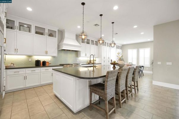 Dining room, Interior, Kitchen, Pendant Lights, Recessed Lighting, Stainless Steel Appliances