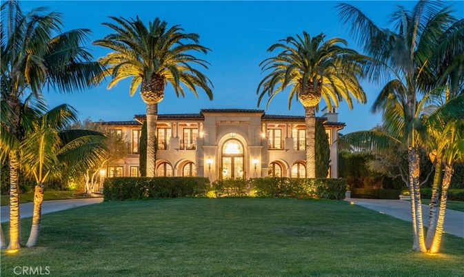 Backyard, Exterior, Facade, Mediterranean