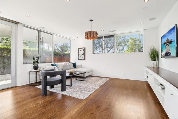 Interior, Living room, Pendant Lights, Recessed Lighting, Wood Texture Flooring