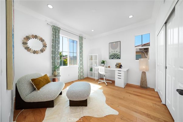 Home Office, Interior, Recessed Lighting, Wood Texture Flooring