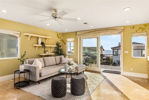 Interior, Living room, Recessed Lighting, Water