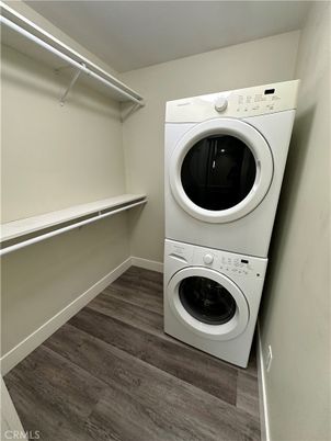 Interior, Utility Closets, Washer, Wood Texture Flooring