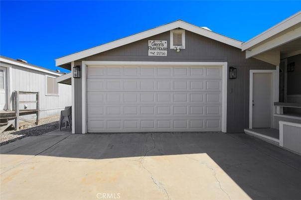 Detached Garage, Exterior