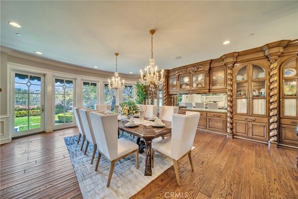 Chandelier, Dining room, Interior, Recessed Lighting, Wood Texture Flooring