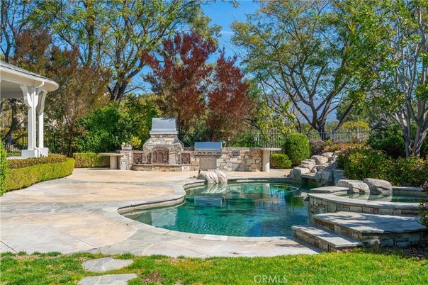 Exterior, Fireplace, Pool
