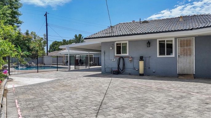 Exterior, Pool
