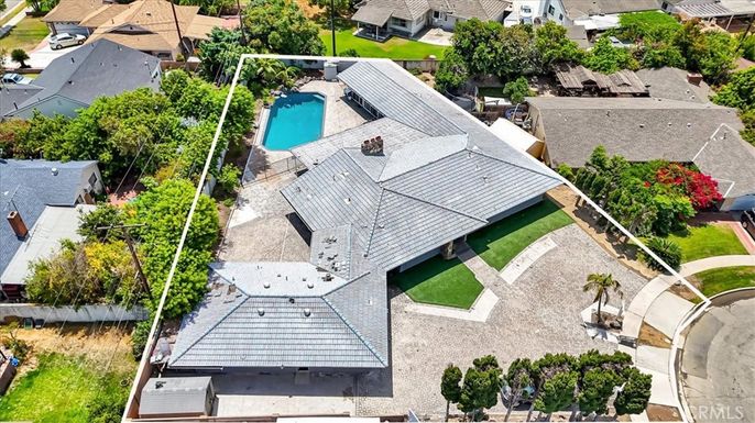 Exterior, Drone