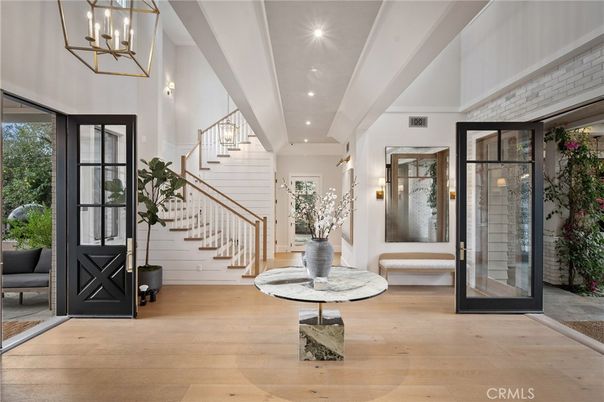 Interior, Pendant Lights, Recessed Lighting, Wood Texture Flooring