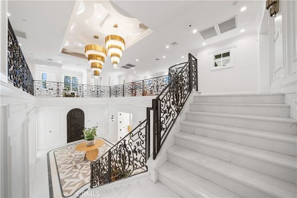 Chandelier, Interior, Recessed Lighting