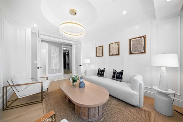 Interior, Living room, Pendant Lights, Recessed Lighting, Wood Texture Flooring