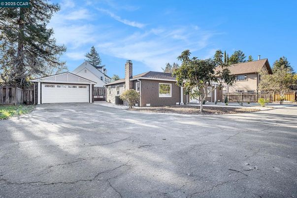Backyard, Detached Garage, Exterior