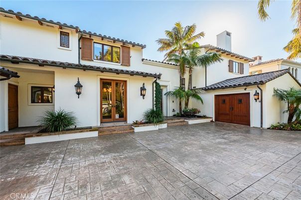 Attached, Exterior, Facade, Spanish Mediterranean