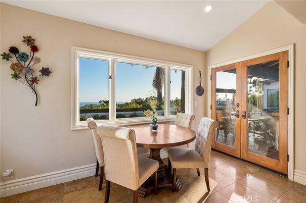 Dining room, Interior, Recessed Lighting