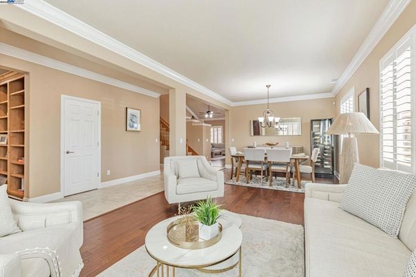 Chandelier, Dining room, Interior, Living room, Wood Texture Flooring
