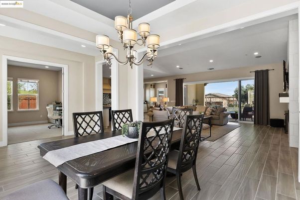 Chandelier, Dining room, Interior, Living room, Recessed Lighting, Wood Texture Flooring