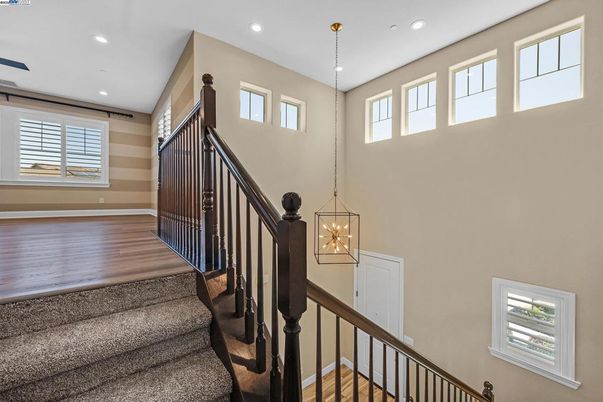 Interior, Pendant Lights, Recessed Lighting, Wood Texture Flooring