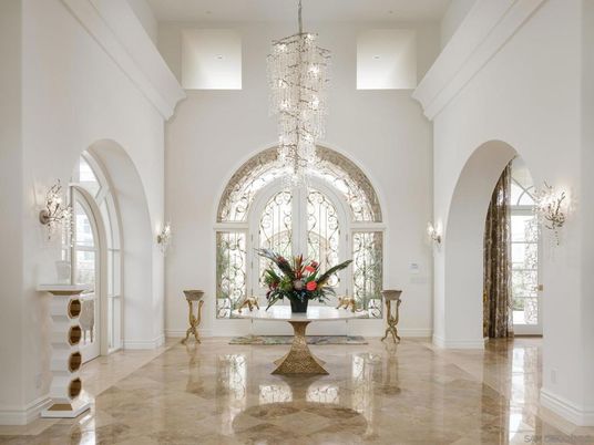 Chandelier, Interior