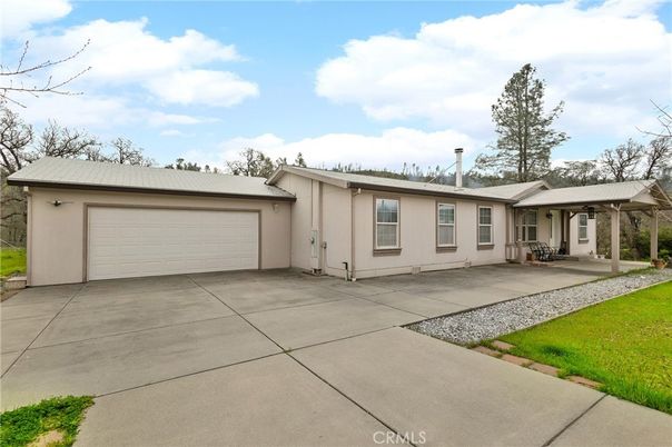 Attached, Exterior, Facade, Ranch
