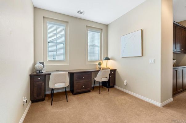 Home Office, Interior