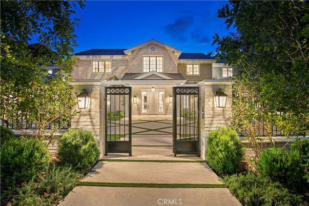 Exterior, Facade, French Provincial