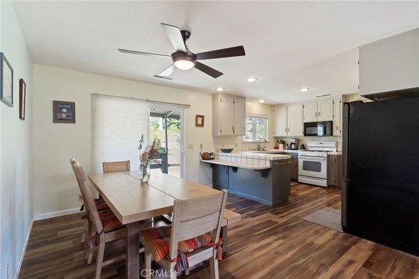 Dining room, Interior, Kitchen, Recessed Lighting, Wood Texture Flooring