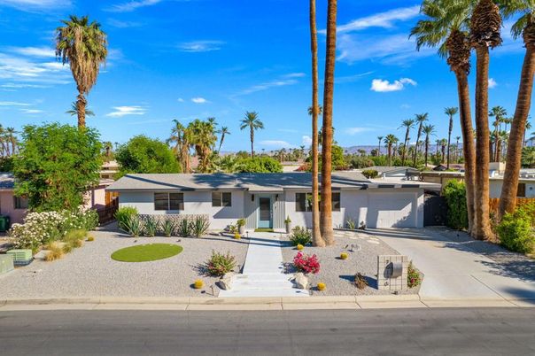Attached, Exterior, Facade, Ranch
