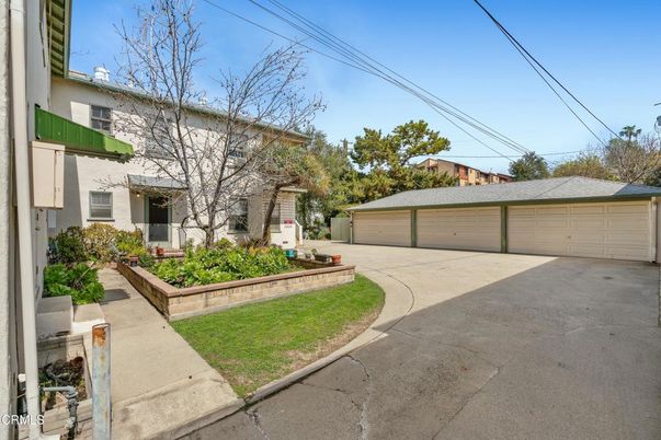 Detached Garage, Exterior
