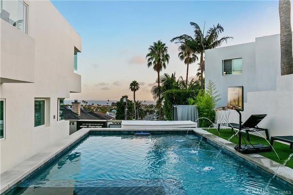 Exterior, Pool, Water