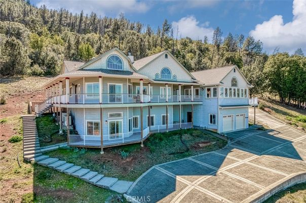 Attached, Backyard, Exterior, Facade, Queen Anne Victorian