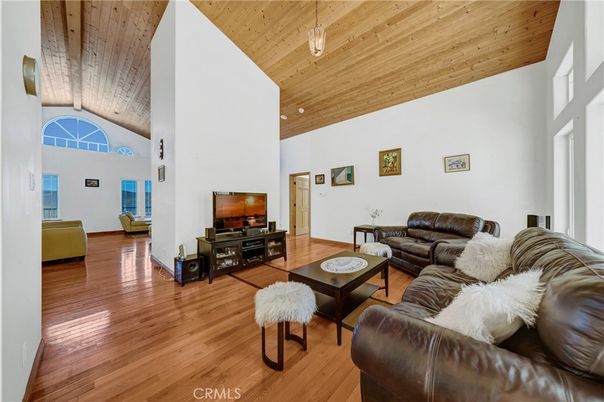Interior, Living room, Pendant Lights, Recessed Lighting, Wooden Ceilings, Wood Texture Flooring
