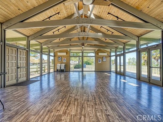 Empty room, Interior, Wooden Beams, Wooden Ceilings, Wood Texture Flooring