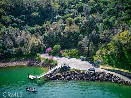 Exterior, Lake