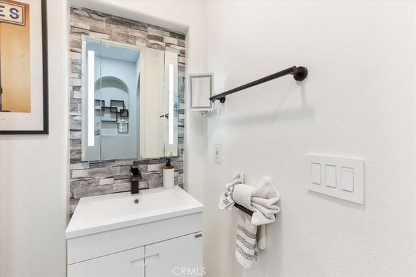 DE Listing image placeholder
