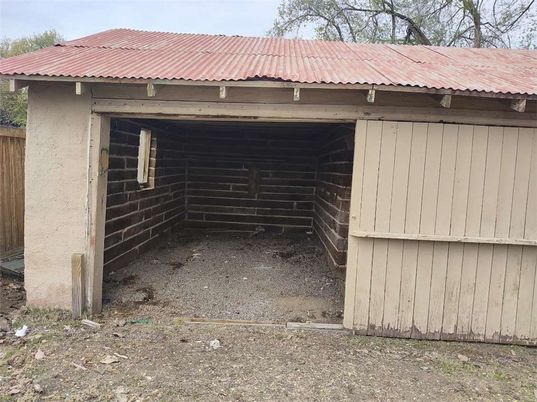 Detached Garage, Exterior