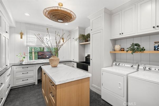 Interior, Kitchen, Recessed Lighting, Washer
