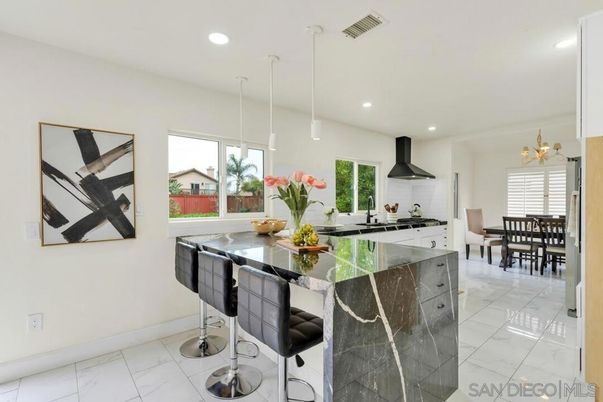 Dining room, Interior, Kitchen, Marble, Pendant Lights, Recessed Lighting