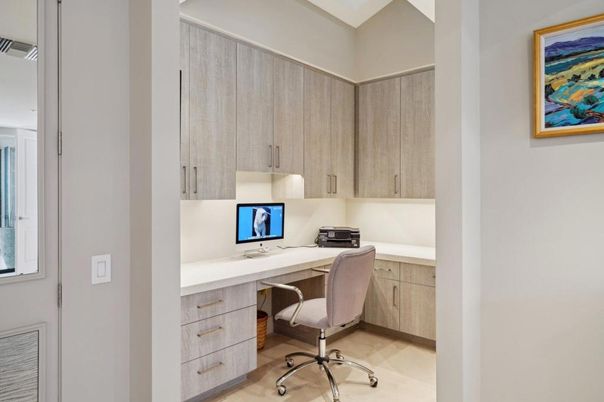 Home Office, Interior