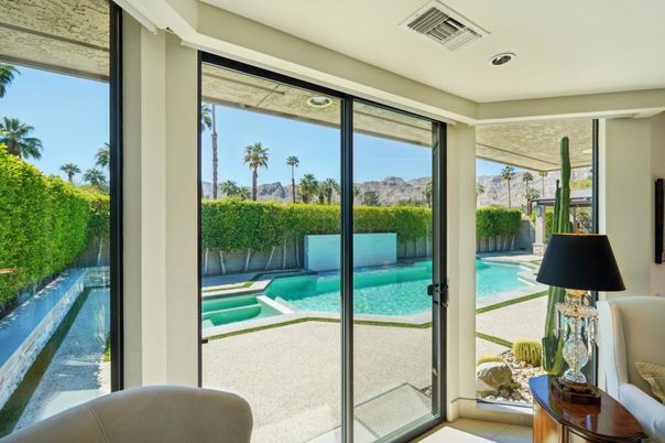 Interior, Pool, Recessed Lighting, Sun Room